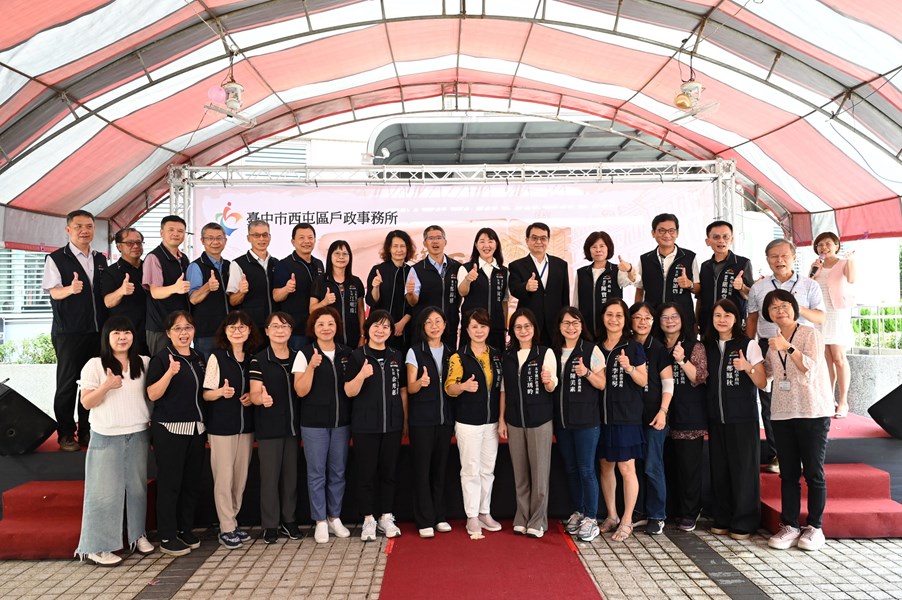 長官合影 (另開新視窗)