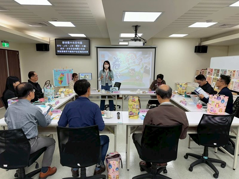 主任介紹扎根教育理念 (另開新視窗)