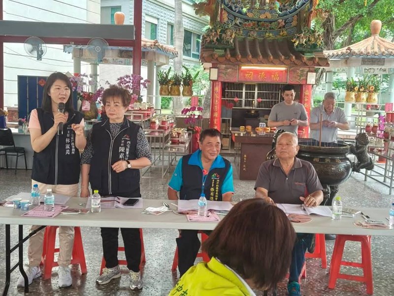 主任進行戶政業務宣導 (另開新視窗)